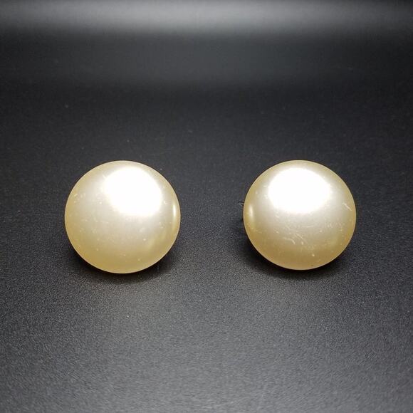 Vintage Marvella Pearled Button Clip Vintage Earrings, 1 Inch, 1950s - Picture 1 of 10